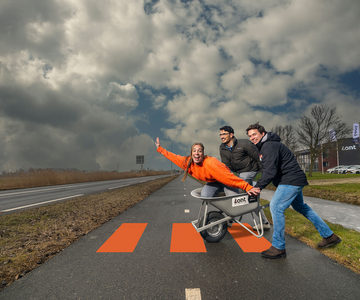 Soms ligt een nieuw project niet om de hoek, maar gewoon... in de voortuin